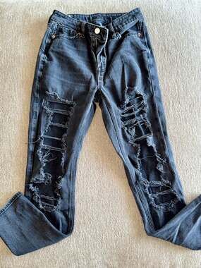 American Eagle Women's Strigid Distressed Black Denim Jeans